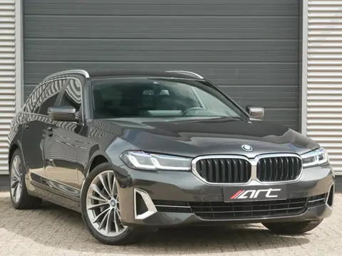BMW 5-serie Touring 520e Business Edition Plus, Trekhaak, Laser, Memory, Comfortstoelen