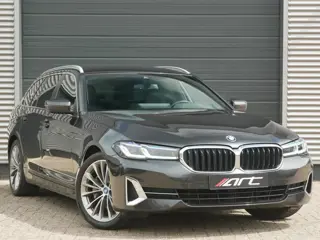 BMW 5-serie Touring 520e Business Edition Plus, Trekhaak, Laser, Memory, Comfortstoelen