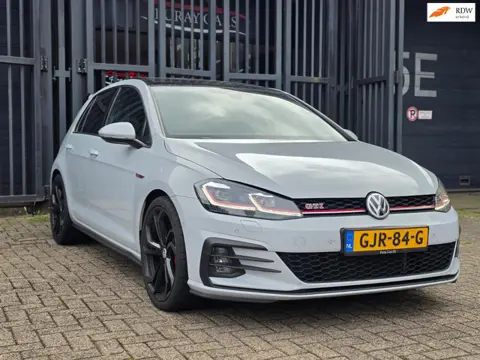 Volkswagen GOLF 2.0 TSI GTI Performance line assist dodehoek