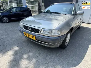 Opel Astra 1.6i Season APK NAP AUTOMAAT RIJDT EN SCHAKELT PERFECT