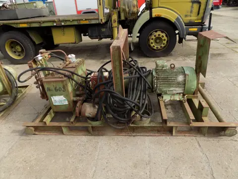 Atlas-Copco 4 cillinder compressor