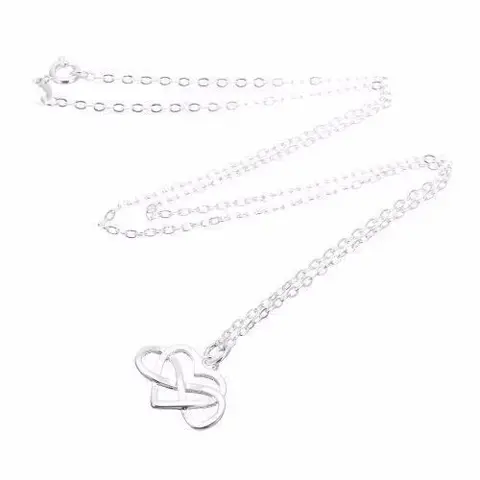 Liefde en oneindigheid in symbolisch hangertje aan ketting