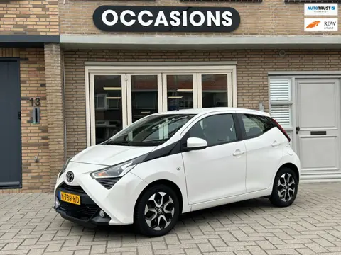 Toyota Aygo 1.0 VVT-i x-first | Airco | Apple Carplay/Android Auto