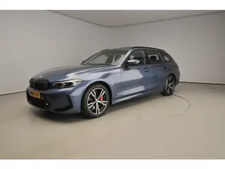 BMW 3 Serie Touring 330i xDrive | M-Sportpakket | LED | Leder | HUD | Trekhaak | Panoramadak | Sport