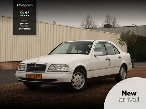 Mercedes-Benz C-Klasse 180 Classic | Youngtimer! | Notenhout | Automaat | 2e Eig. | Uniek kmstand.