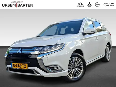 Mitsubishi Outlander 2.4 PHEV Intense+ schuifdak | trekhaak | elektrische achterklep | Fabrieksgaran