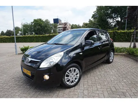 Hyundai i20 1.2i DynamicVersion AIRCO (bj 2010)