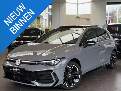 Volkswagen Golf 1.5 eTSI R-Line / Pano / Head-up / Keyless /
