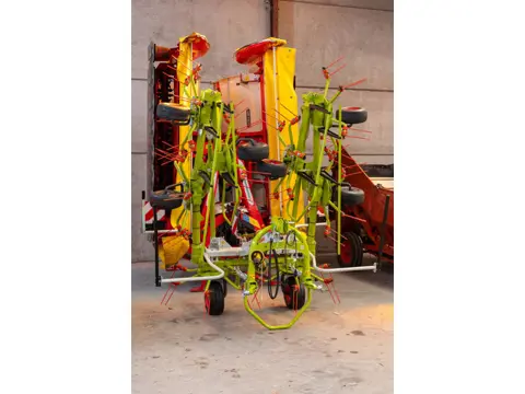Claas Volto 900