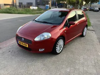FIAT PUNTO 1.4-16V emotion