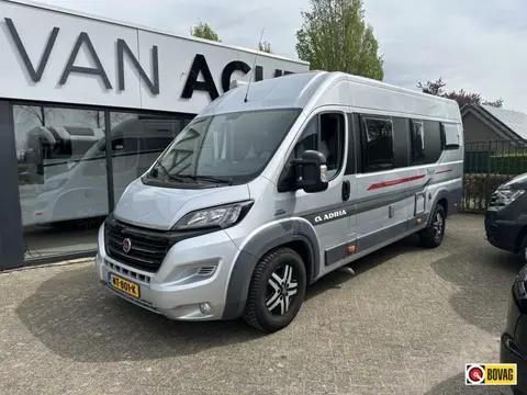 Adria Twin 640 SLX 150 pk zonnepaneel