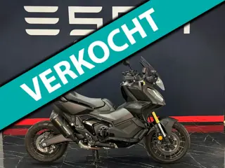Honda Scooter X-ADV 750 Akrapovic Black on Black LED