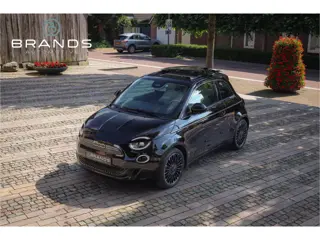 Fiat 500E La Prima 42 kWh 1e eig Full option Schuifdak Garantie