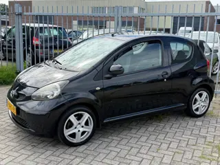 Toyota Aygo 1.0-12V Access! Airco l Centraal vergrendeling l LMV l Elek pakket l NIEUWE APK!