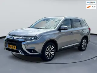 Mitsubishi Outlander 2.0 2WD Limited+|7P|Leer|Trekhaak|Carplay|