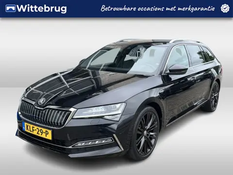 Škoda Superb Combi 1.4 TSI iV Laurin & Klement / AUTOMAAT/ LEER/ TREKHAAK/ STANDKACHEL/ DCC/ ACC/ PA