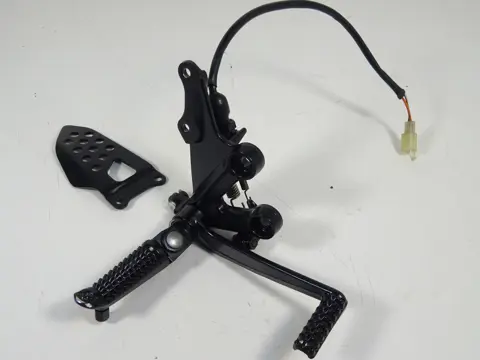 RECHTER SCHETSPLAAT Suzuki GSX R 600 2004 - 2005