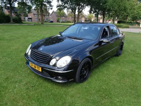 MERCEDES-BENZ E-KLASSE 500 Elegance Voorzien van bijna alle optie's