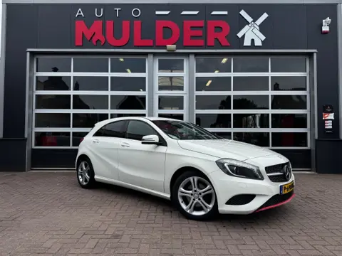 MERCEDES-BENZ A-KLASSE A 180 AMBITION / NAVI / AIRCO / STOELVERW. / XENON-LED!
