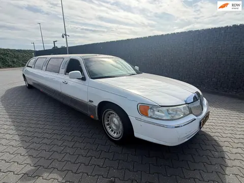 Lincoln TOWN CAR
