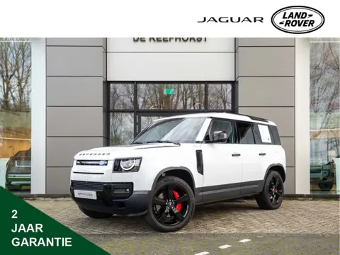 Land Rover Defender 110 P400e 404pk AWD 110 | ClearSight | Black Pack | Luchtvering | 22'' Gloss Bla