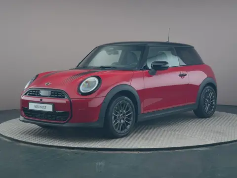 MINI 3-deurs 1.5 Cooper C Classic L Panoramadak | 360 Camera | Stoel en stuurverwarming | Head-up Di