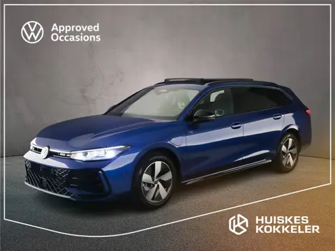 Volkswagen Passat Variant R-Line Edition 1.5 TSI eHybrid 272pk DSG Automaat Trekhaak, Panoramadak, B