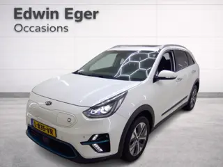 Kia e-Niro ExecutiveLine 64 kWh | Panoramadak | SOH 100% | Cruise control ad. | Apple Carplay/Androi