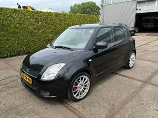 Suzuki Swift 1.3 STOELVERWARMING/ AIRCO/ PARKEERSENSOREN