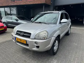 Hyundai Tucson 2.0i Style CLIMA PDC TREKHAAK NIEUWE APK ORIG NL NAP