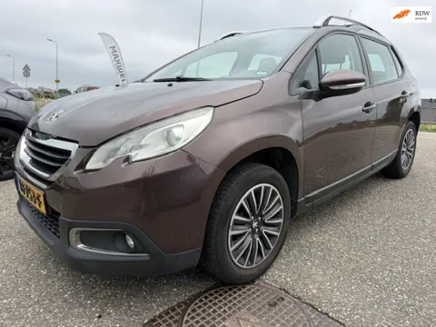 Peugeot 2008 1.2 VTi Active Navi Airco Trekhaak Parkeersensor