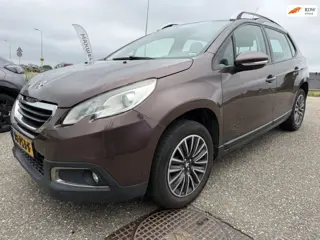 Peugeot 2008 1.2 VTi Active Navi Airco Trekhaak Parkeersensor