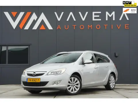 Opel Astra Sports Tourer 1.4 Cosmo 2011 Camera Airco Trekhaak