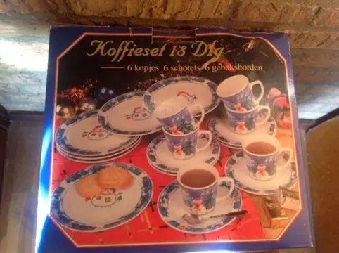 Kerst, koffieservies 16 delig - nieuw in doos