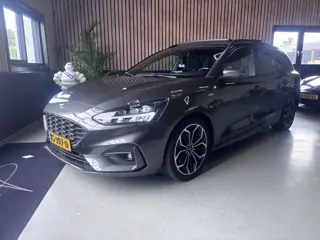 Ford FOCUS Wagon 1.0 EcoB. ST KEYLESS/STOELVERWARMING/PANO