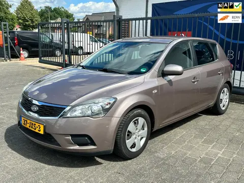 Kia Cee'd 1.4 CVVT X-tra / AIRCO / AUX / TREKHAAK / NAP!!
