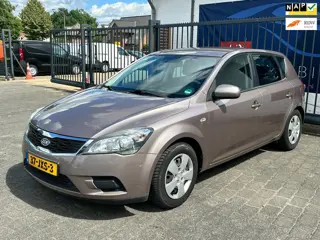 Kia Cee'd 1.4 CVVT X-tra / AIRCO / AUX / TREKHAAK / NAP!!