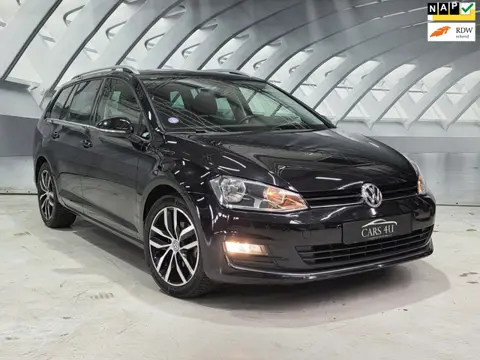 Volkswagen Golf Variant 1.2 TSI Highline camera half leer