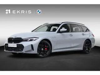 BMW 3-serie Touring 330e M Sportpakket Pro | Comfort Access | Trekhaak | Panoramadak | Driving Assis