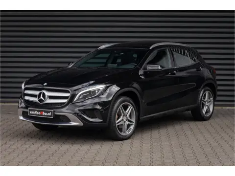 Mercedes-Benz GLA 180 Urban 18'' AMG - Panoramadak - Xenon