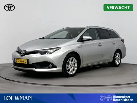 Toyota Auris 1.8 Hybrid Dynamic | Navigatie | Cruise Control | DAB | Climate Control | Trekhaak | Ac