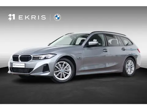 BMW 3-serie Touring 320e | SoH 95% | Comforttoegang | Achteruitrijcamera | Elektr. Stoelen | Verwarm