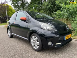 Toyota Aygo 1.0 VVT-i Dynamic Orange, BJ`2012, APK 06-06-2027