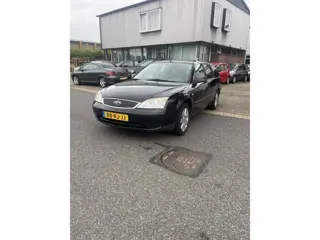 Ford Mondeo Wagon 1.8-16V Trend Airco. Nieuwe Apk bij aankoop. LET OP: INTRACARS IS IVM MET VAKANTIE