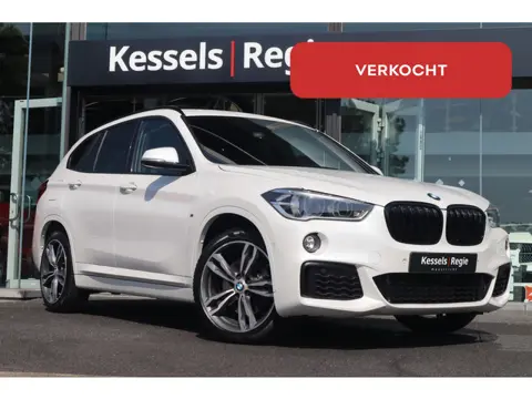 BMW X1 xDrive20i M-Sport | HuD | Trekhaak | Camera | 19” | Leer | Stuur/Stoelverwarming | DAB | Sens