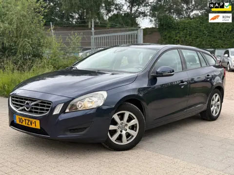 Volvo V60 1.6 T3 Kinetic Airco Cruise Navi Psensor