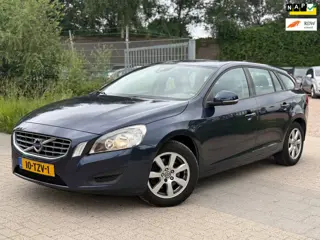 Volvo V60 1.6 T3 Kinetic Airco Cruise Navi Psensor