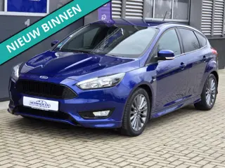 Ford Focus 1.0 EcoBoost 125pk ST-Line trekhaak!