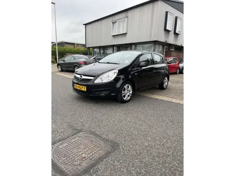 Opel Corsa 1.2-16V Enjoy 5 Deurs,Airco. Prijs is inclusief nieuwe Apk keuring (prijs zo mee is bespr