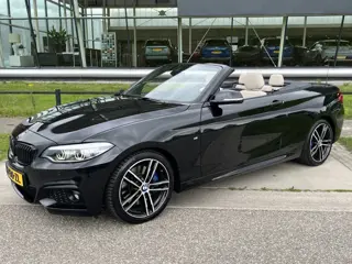 BMW 2 Serie Cabrio 230i High Executive Edition M Pakket / NL Auto / 252PK / Stoelverw. / Leder / Cam